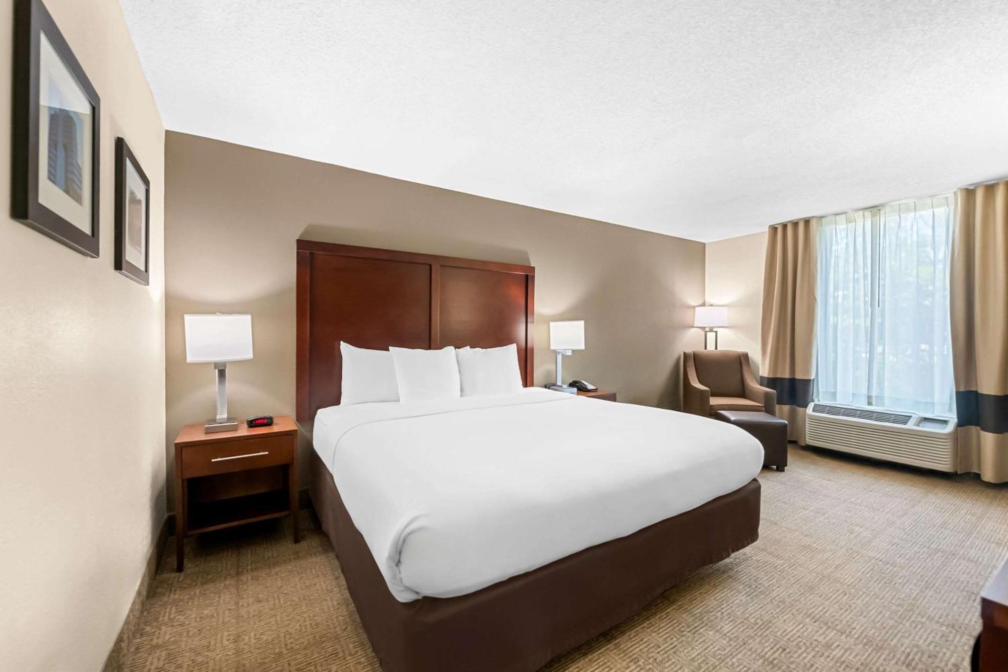 Hotel Comfort & Near Duke University 2*